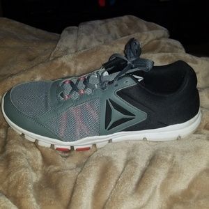 Reebok YOURFLEX TRAIN 9.0 MT - Sports shoes 